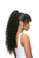 Tieflockiger Kora-Klammer-Ponytail, der die Haartextur und die Länge zeigt, von Kora Strand