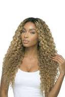 Diskretes flaches Keratin-Bond-Detail auf den Tiefe Welle StrandBond Flachspitzen-Extensions von Kora Strand