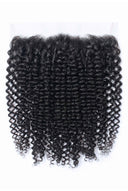 Kinky Curly Frontal, die eine kinky curly coily Textur und eine natürlich wirkende Haarlinie zeigt, von Kora Strand