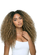 Kinky Curly nahtlose Tape-Extensions von Kora Strand, entwickelt für eine flache, nahtlose Optik