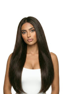 Seidige gerade nahtlose Präzisions-Tape-Extensions von Kora Strand, die die Haartextur und die Länge zeigen