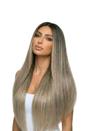 Diskrete flache Keratin-Bond-Details an den seidig geraden StrandBond Flat Tip Extensions von Kora Strand